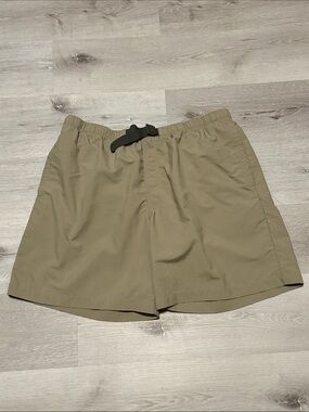 Columbia Men's Olive/Tan Athletic Shorts with Adjustable Buckle - Messed Lined